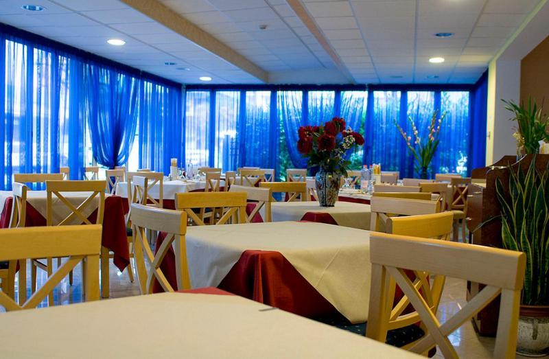 לידו די ג'סולו Hotel Rado מראה חיצוני תמונה