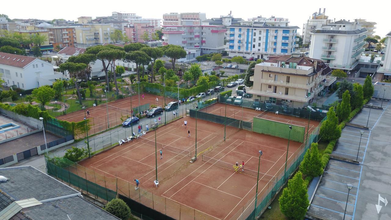 לידו די ג'סולו Hotel Rado מראה חיצוני תמונה